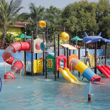 Vits Roccia Hill Resort And Adventure Park, Navapur Songadh المظهر الخارجي الصورة