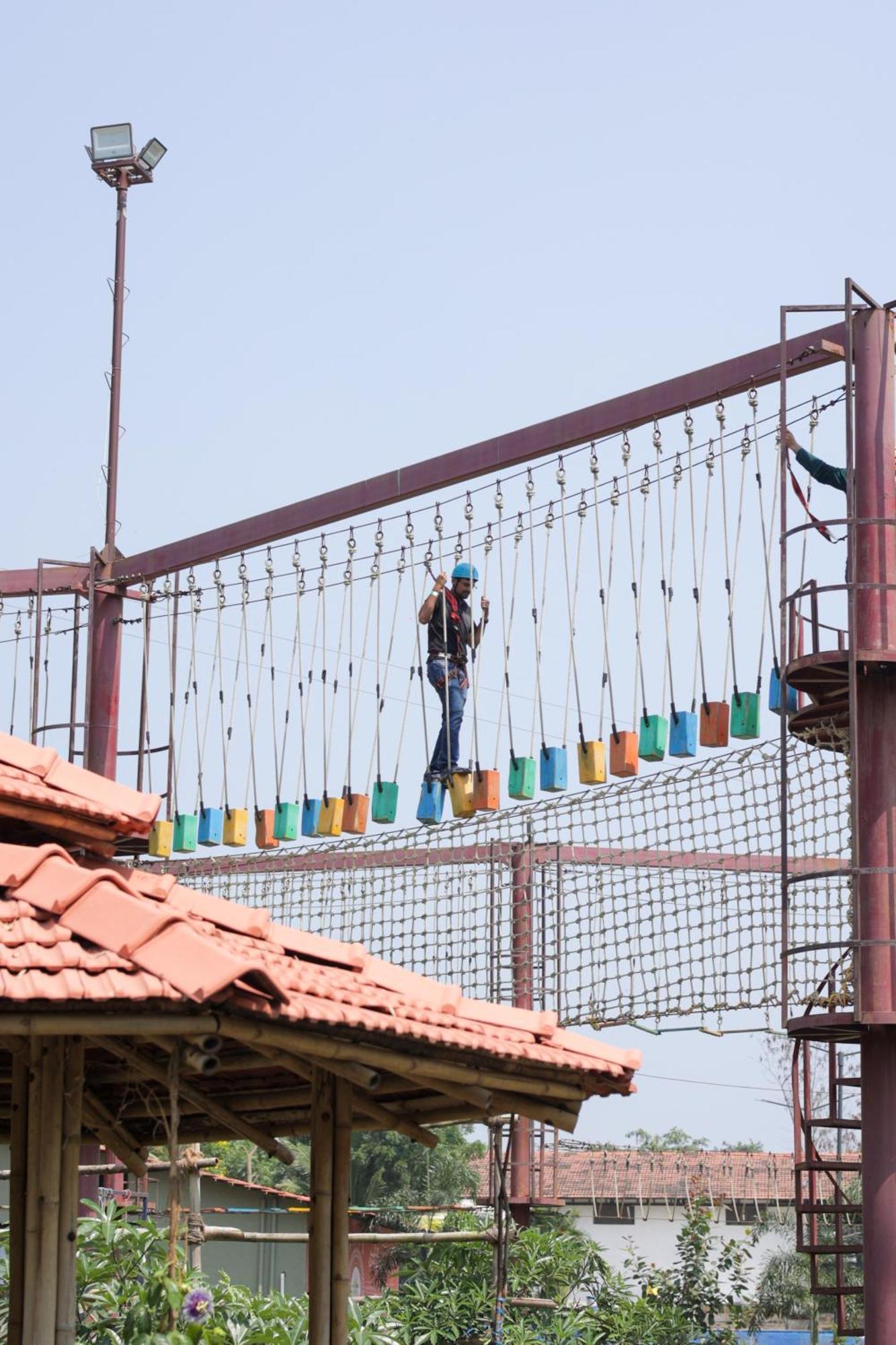 Vits Roccia Hill Resort And Adventure Park, Navapur Songadh المظهر الخارجي الصورة