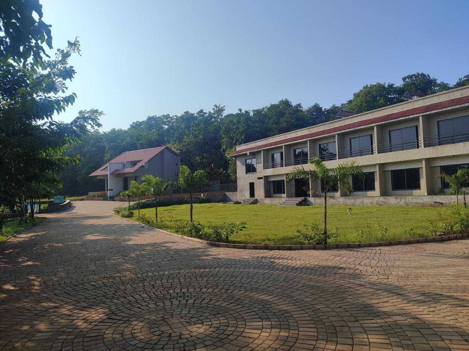 Vits Roccia Hill Resort And Adventure Park, Navapur Songadh المظهر الخارجي الصورة