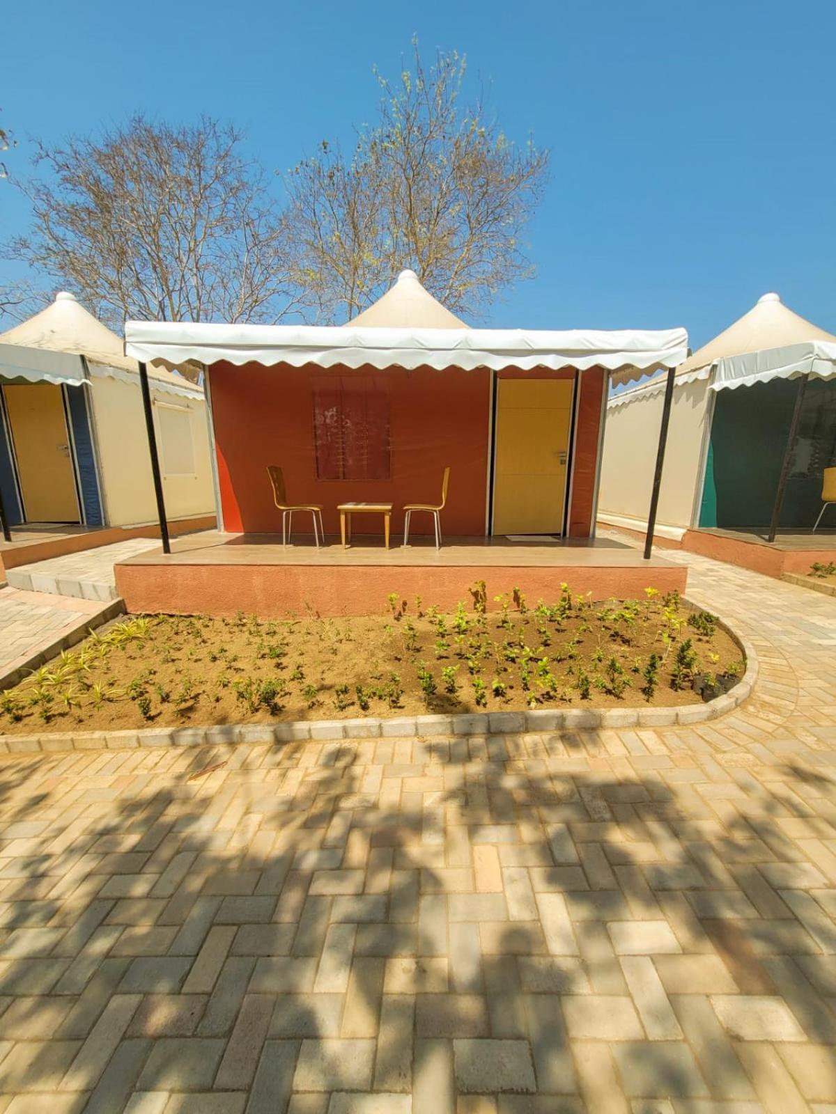 Vits Roccia Hill Resort And Adventure Park, Navapur Songadh المظهر الخارجي الصورة